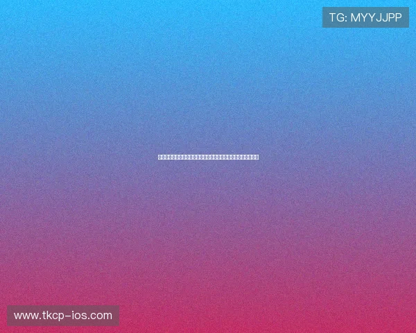 安东尼詹姆斯在比赛胜利后深情拥抱队友展现团队精神与热血情谊